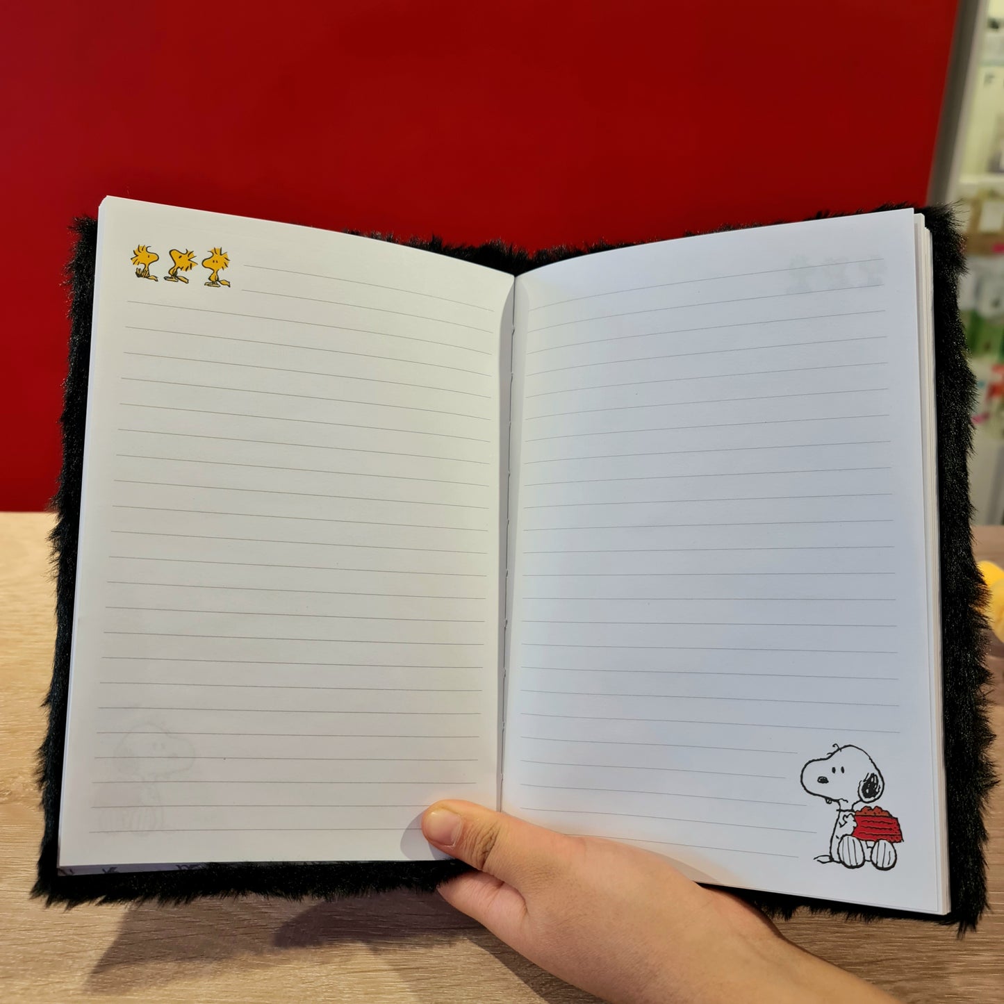 Libreta Snoopy felpa negra