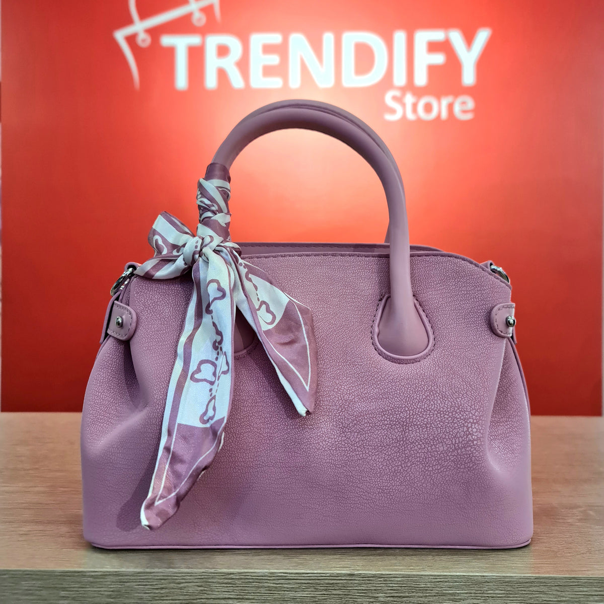 Cartera Rosada con Pañuelo